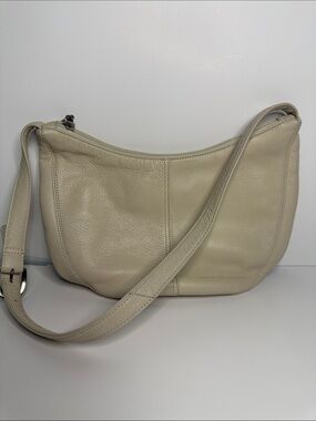 Stone Mountain Accessories Beige Cream Leather Shoulder Hobo